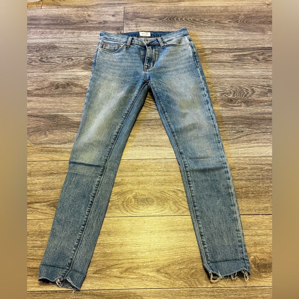 Hudson Natalie Mid-Rise Super Skinny Jeans. preowned, great condition.